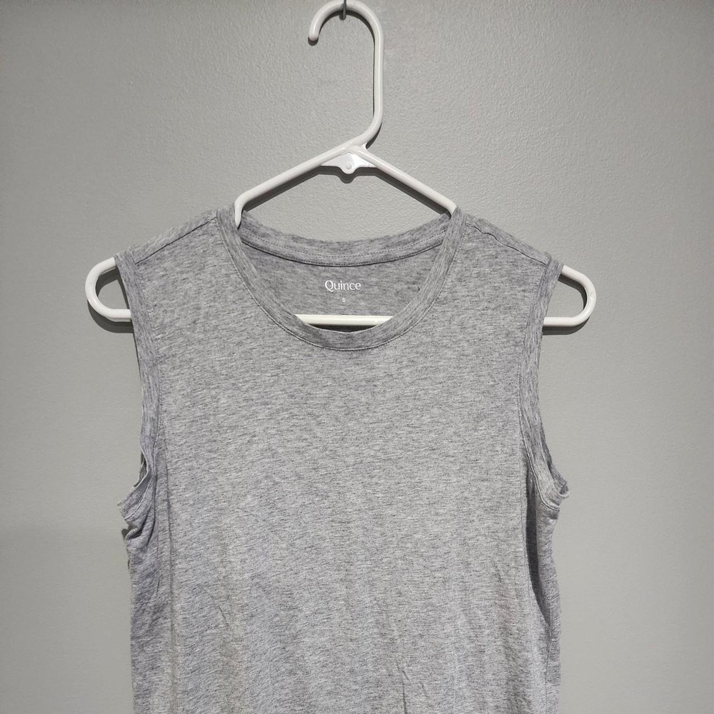 QUINCE sleeveless to